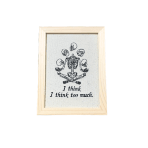 Broderie înrămată 13 x 18 Halloween Think too Much 1