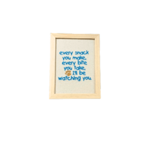 Broderie înrămată 10 x 15 Watching you 1 căței