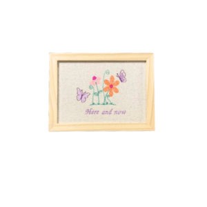 Broderie înrămată 13 x 18 Flori și fluturi 1